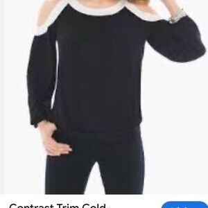Chicos cold shoulder Women's Black, White contrast trim top size 1, missy M